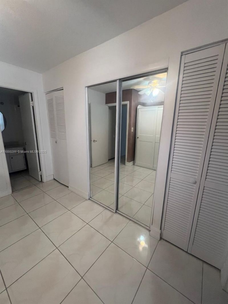 2750 NE 183rd St, Unit 1612, Aventura, FL 33160 Photo