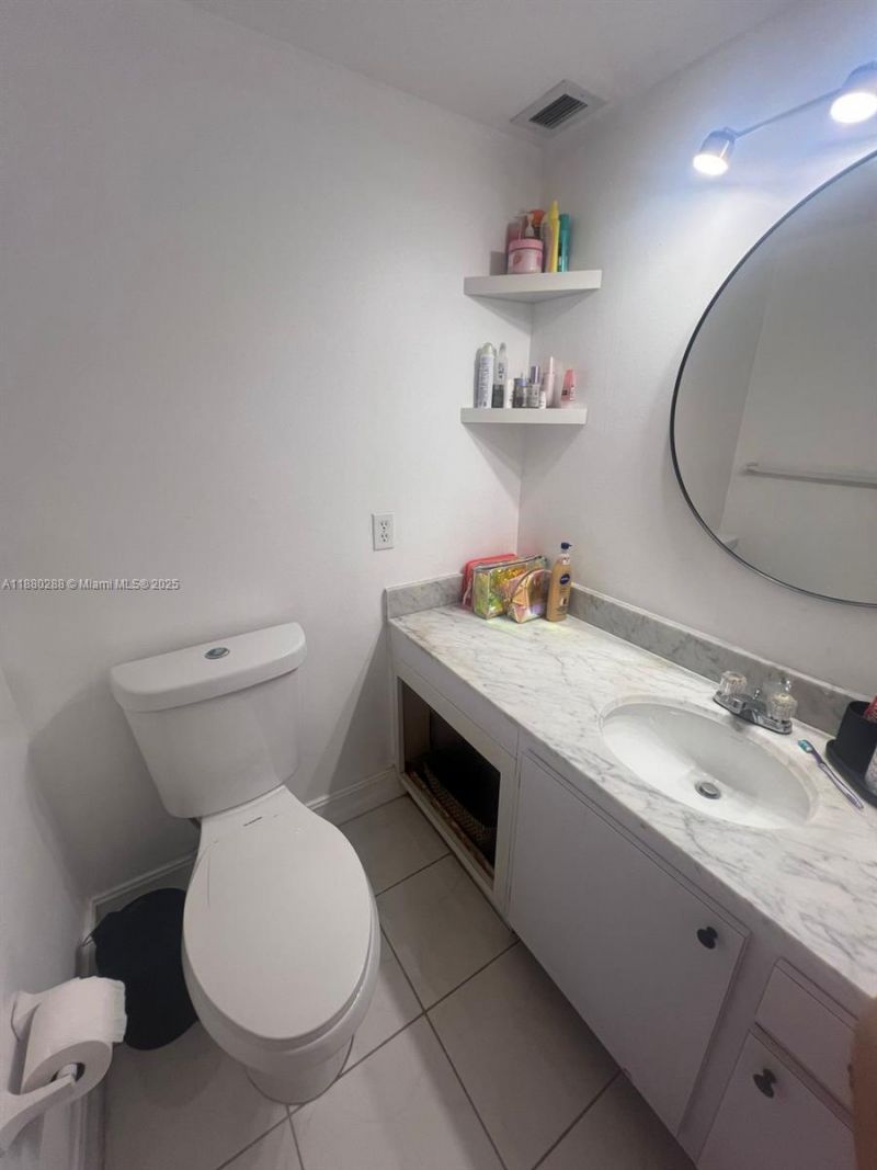 2750 NE 183rd St, Unit 1612, Aventura, FL 33160 Photo