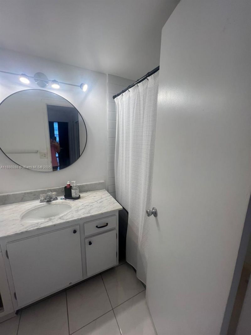 2750 NE 183rd St, Unit 1612, Aventura, FL 33160 Photo