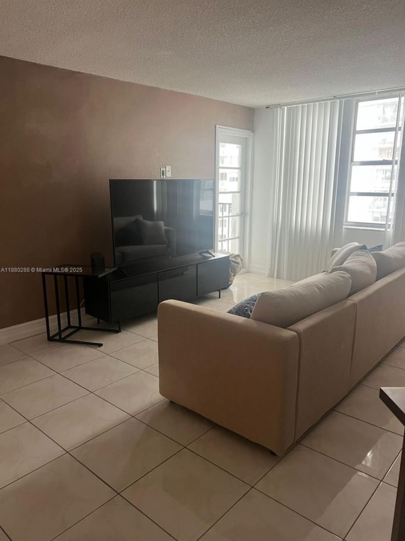 2750 NE 183rd St, Unit 1612, Aventura, FL 33160 Photo
