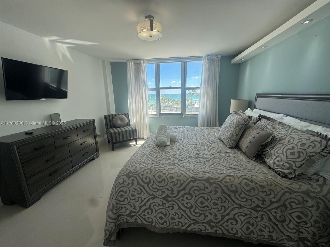 5161 Collins Ave, Unit 514, Miami Beach, FL 33140 Photo