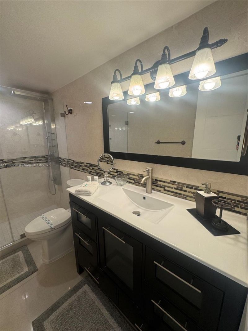 5161 Collins Ave, Unit 514, Miami Beach, FL 33140 Photo