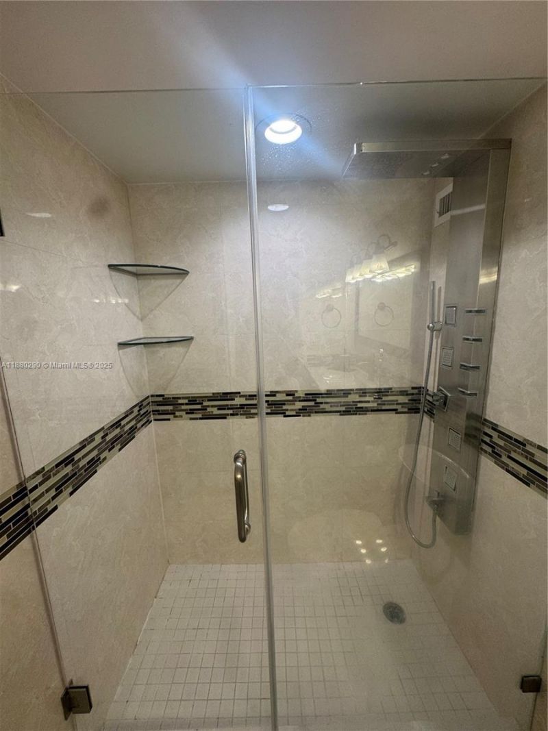 5161 Collins Ave, Unit 514, Miami Beach, FL 33140 Photo
