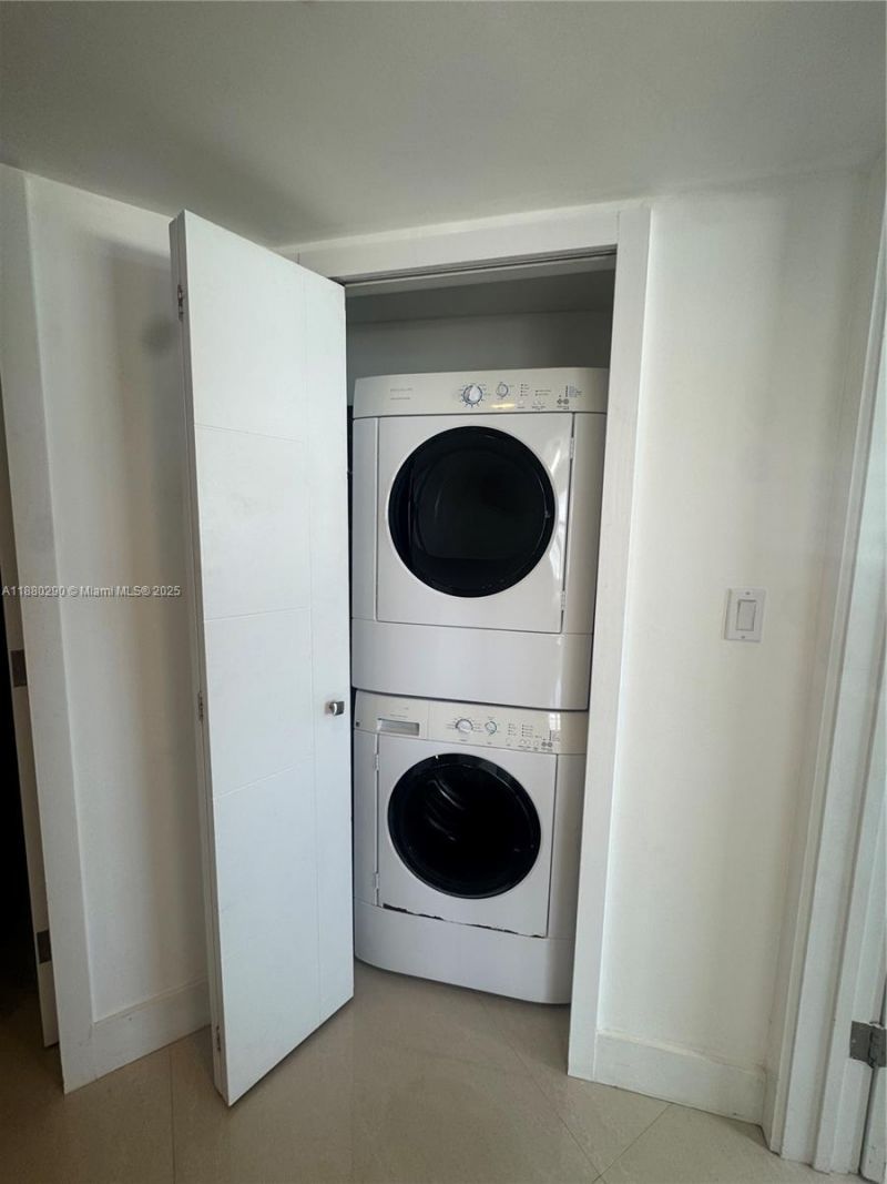 5161 Collins Ave, Unit 514, Miami Beach, FL 33140 Photo