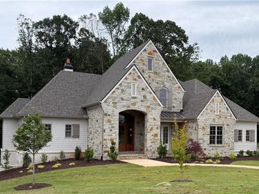 5309 Founders Way, Flowery Branch, GA 30542