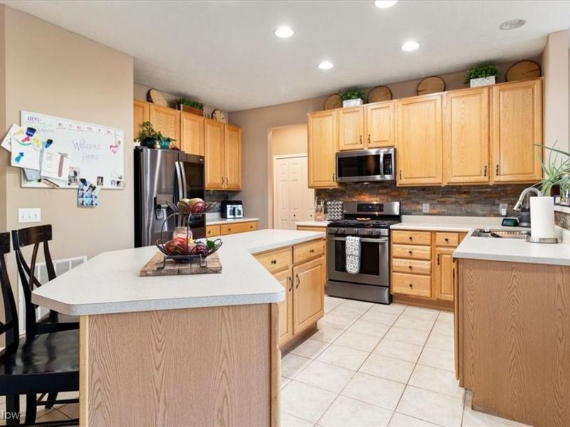 132 Stonefield Drive, Berea, OH 44017 Photo 11