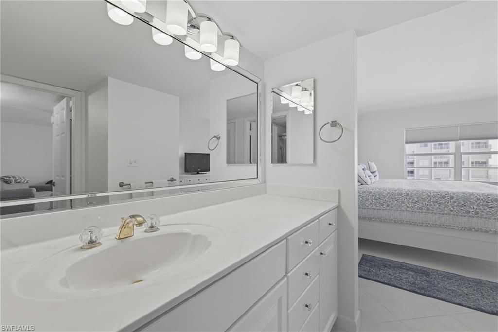 3443 Gulf Shore Blvd N, Unit 503, Naples, FL 34103 Photo