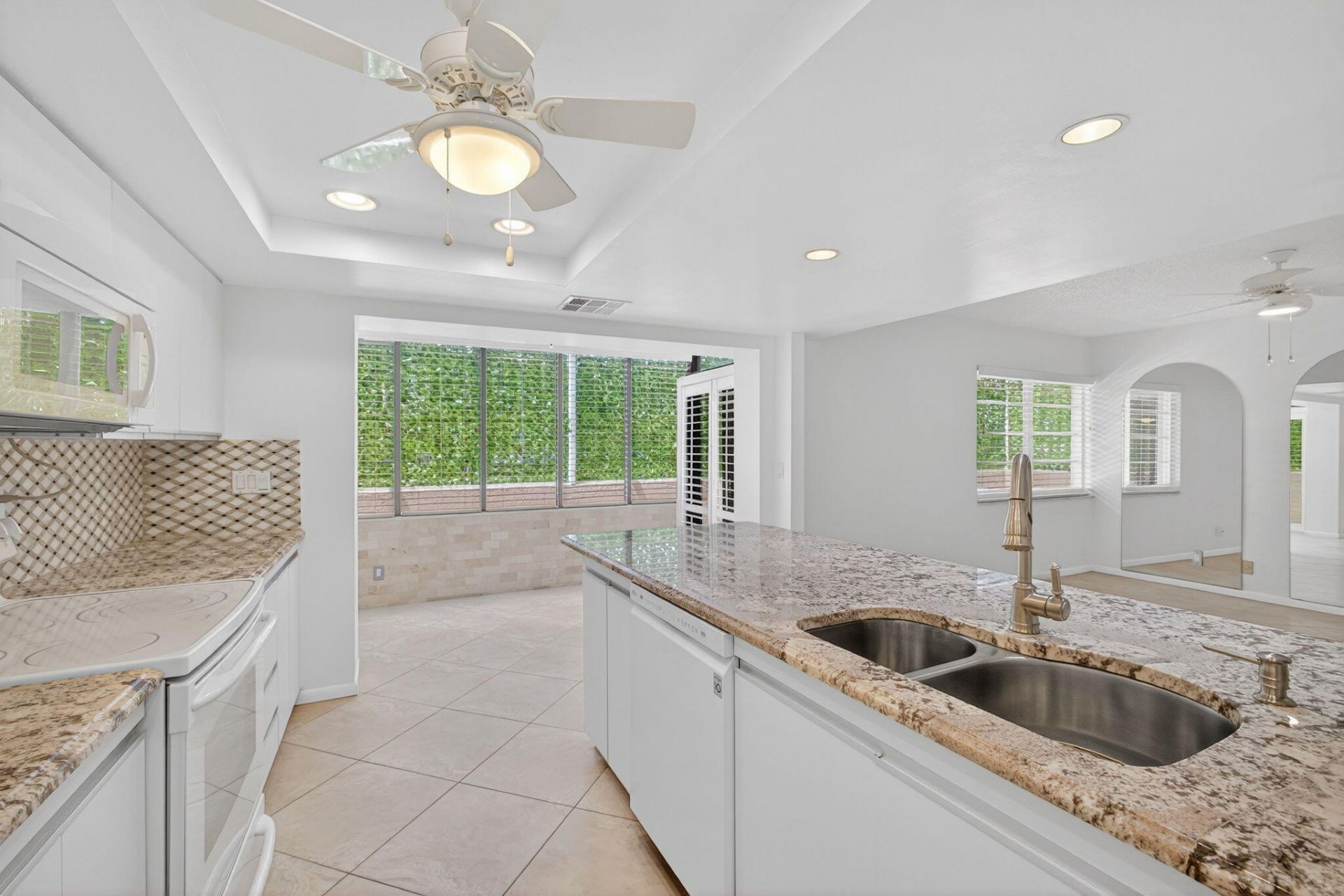 1100 Surf Road, Unit 109, Singer Island, FL 33404 Photo