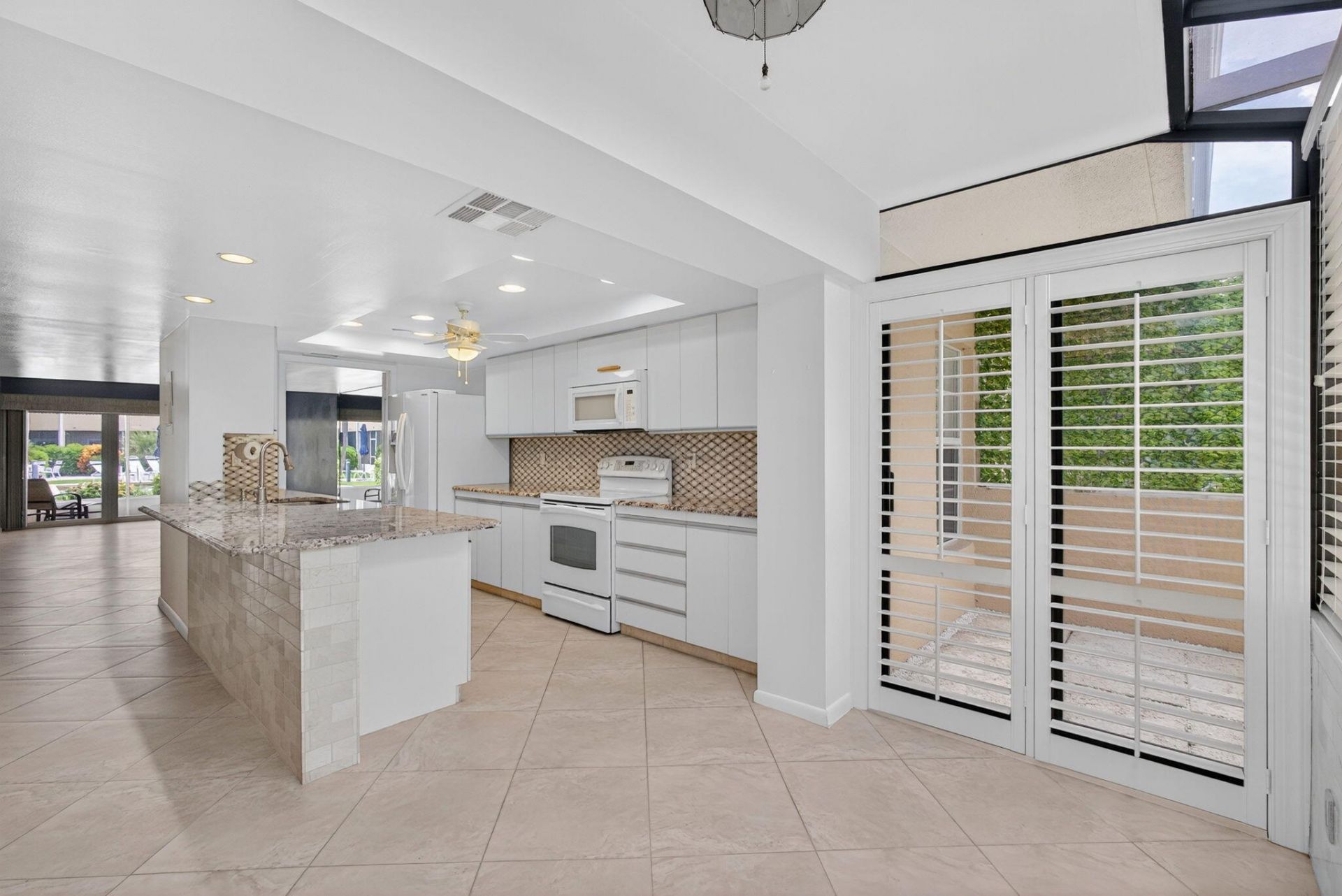 1100 Surf Road, Unit 109, Singer Island, FL 33404 Photo