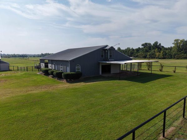 1435 Palmer Rd, Pineville, LA 71360