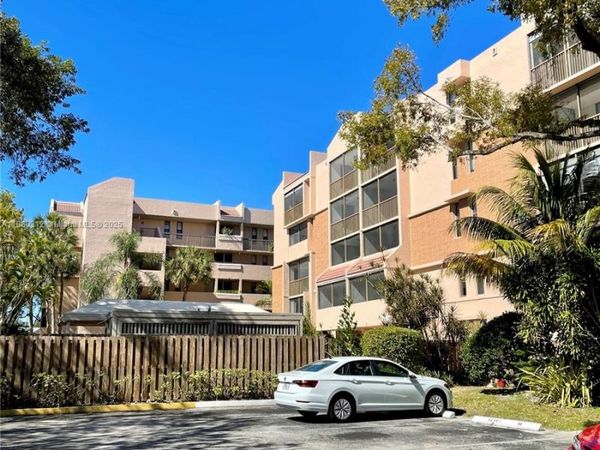 6800 Cypress Rd, Unit 408, Plantation, FL 33317