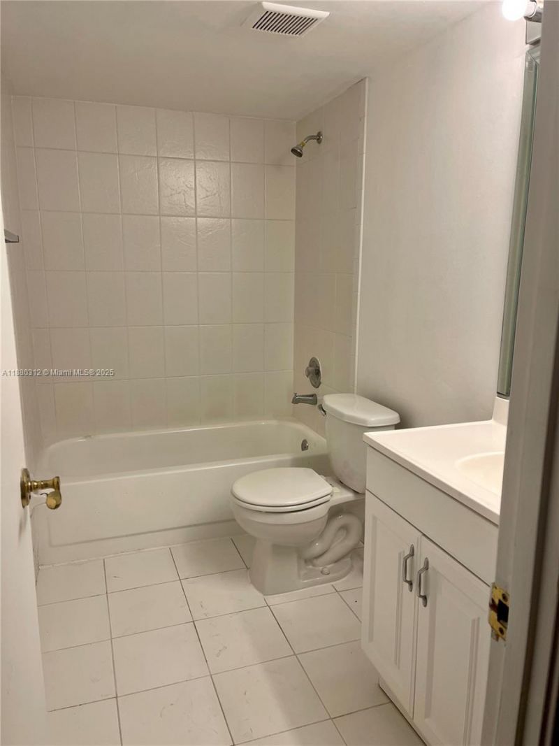 6800 Cypress Rd, Unit 408, Plantation, FL 33317 Photo