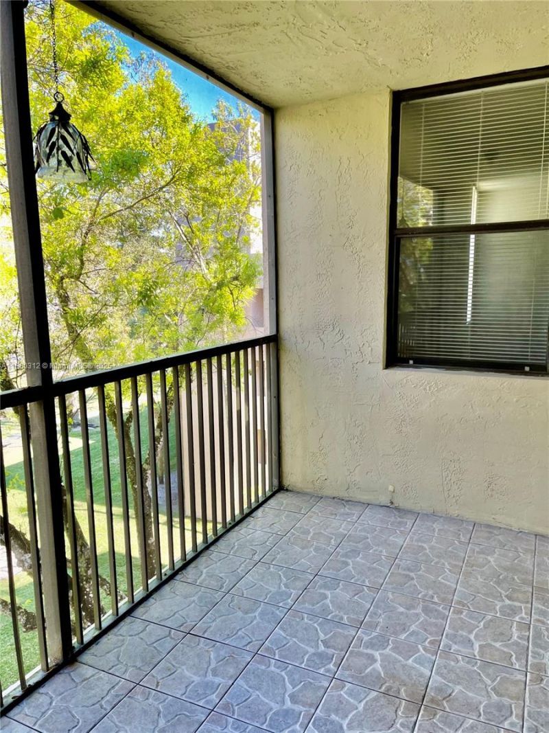 6800 Cypress Rd, Unit 408, Plantation, FL 33317 Photo