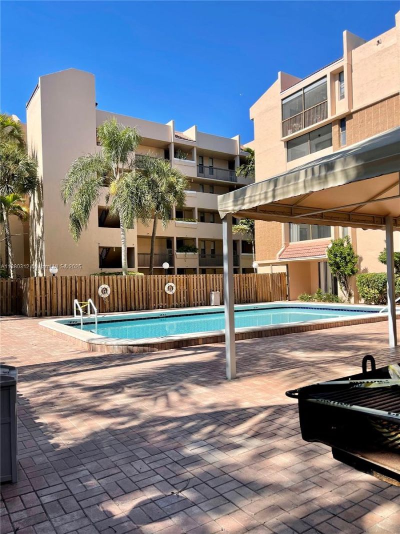 6800 Cypress Rd, Unit 408, Plantation, FL 33317 Photo