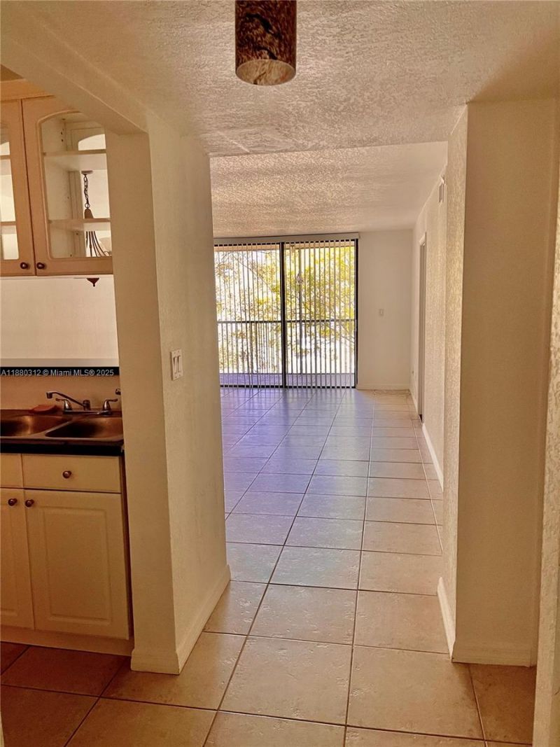 6800 Cypress Rd, Unit 408, Plantation, FL 33317 Photo