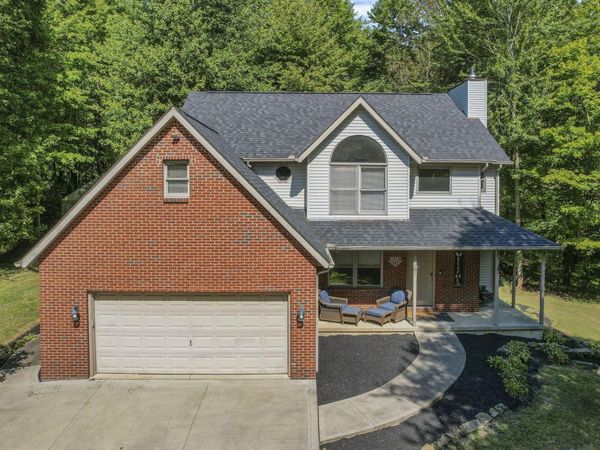 6690 Watkins Road SW, Pataskala, OH 43062