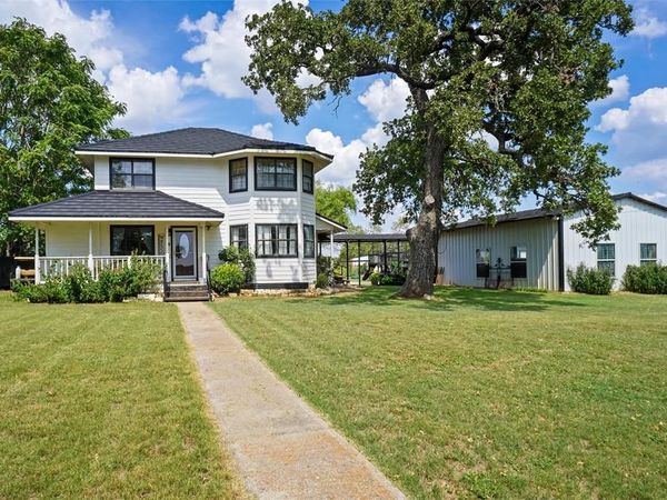 2182 Sunflower Road, Paradise, TX 76073