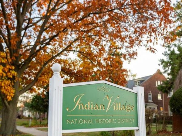 1496 Burns Street, Detroit, MI 48214