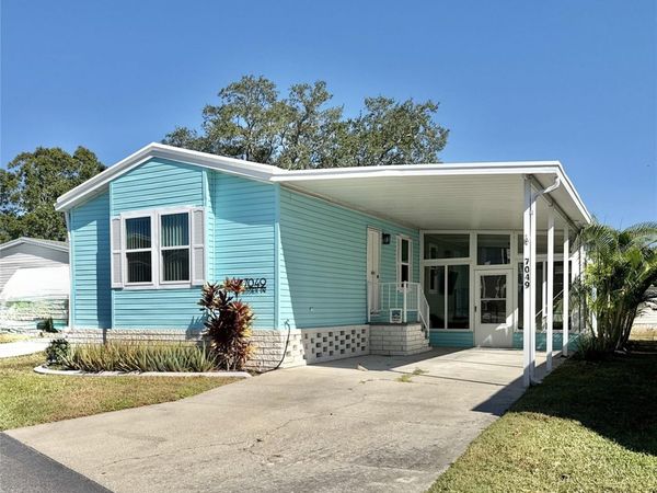 7049 MOUNT ESSEX DRIVE NE, Unit 521, ST PETERSBURG, FL 33702