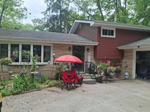 1954 Lawndale Drive, Valparaiso, IN 46383