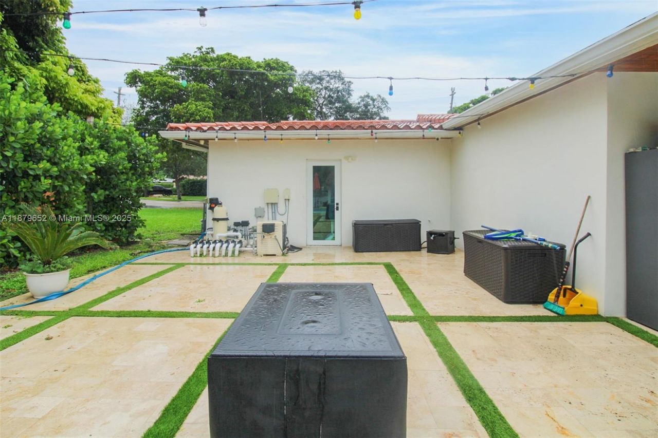 15000 Egan Ln, Miami Lakes, FL 33014 Photo