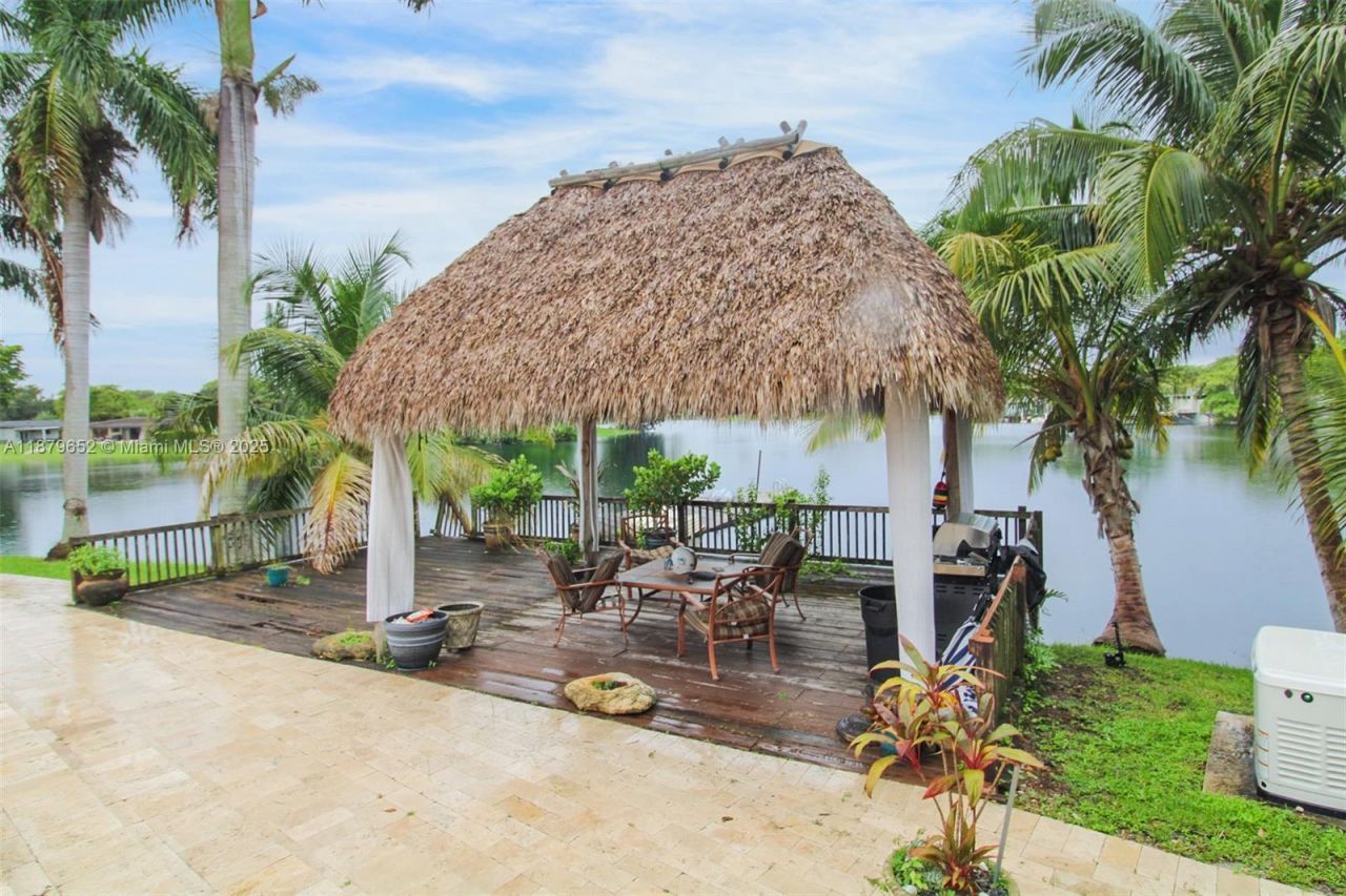 15000 Egan Ln, Miami Lakes, FL 33014 Photo