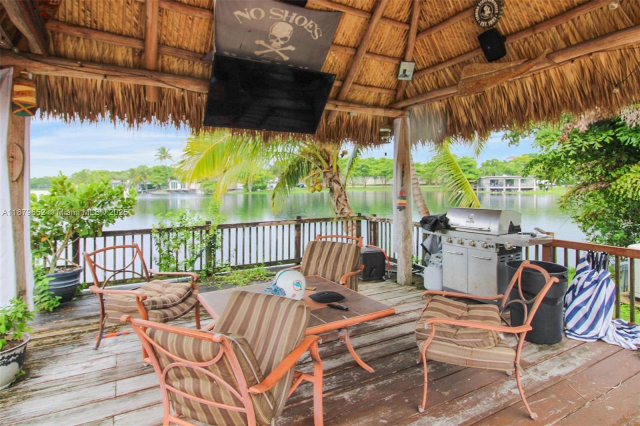 15000 Egan Ln, Miami Lakes, FL 33014 Photo