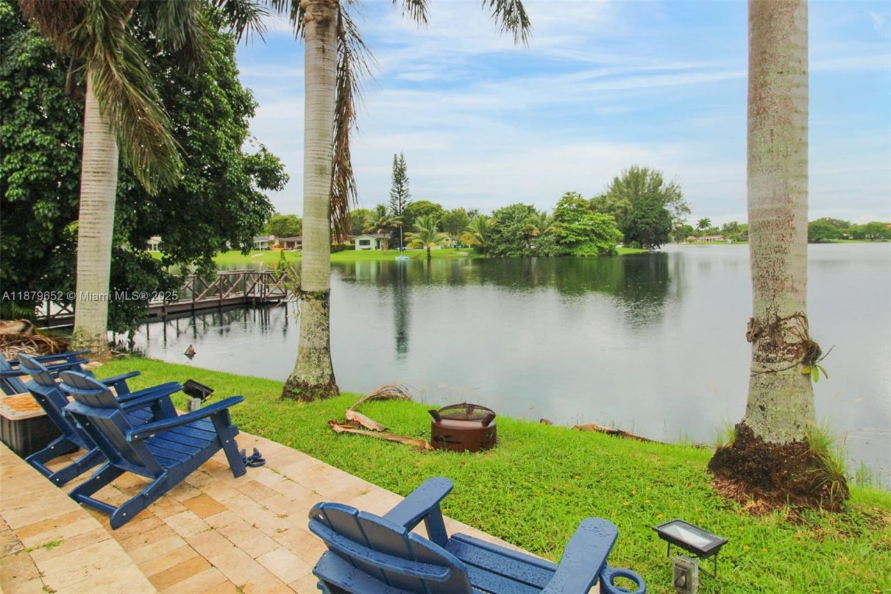 15000 Egan Ln, Miami Lakes, FL 33014 Photo