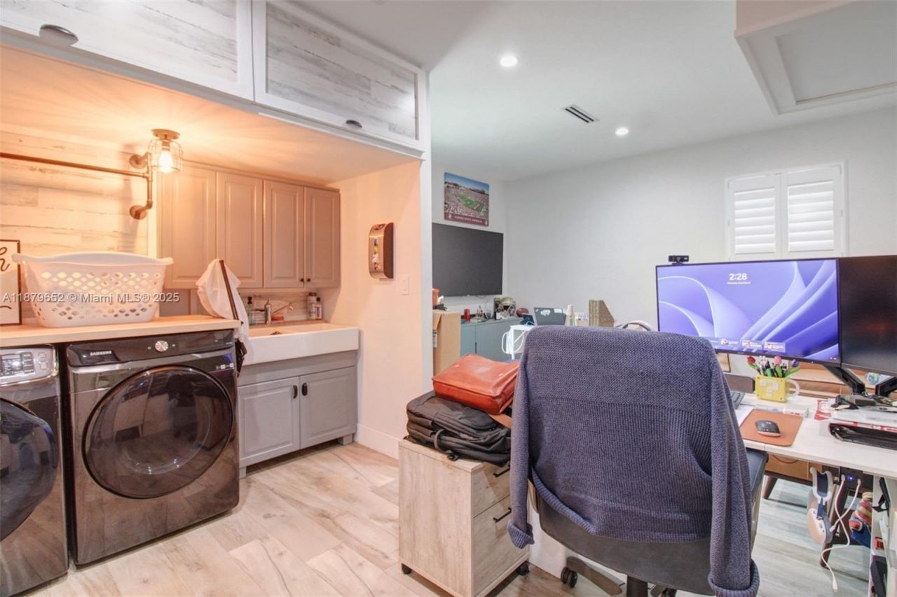 15000 Egan Ln, Miami Lakes, FL 33014 Photo