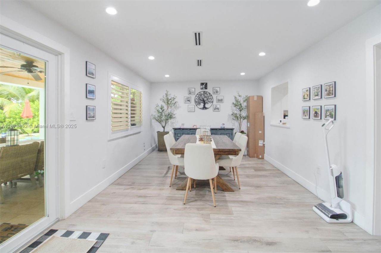 15000 Egan Ln, Miami Lakes, FL 33014 Photo