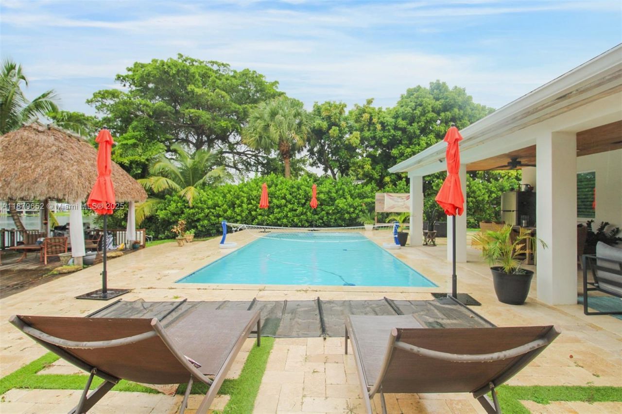 15000 Egan Ln, Miami Lakes, FL 33014 Photo