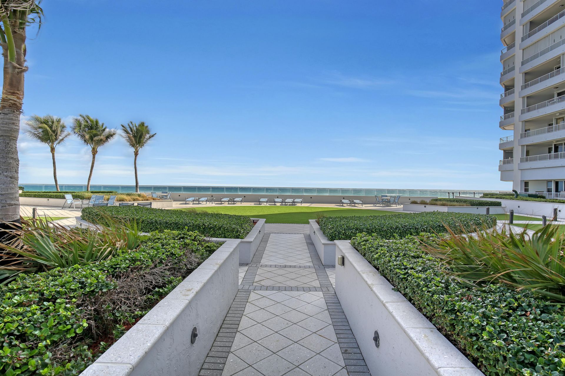 5200 N Ocean Drive, Unit 904, Singer Island, FL 33404 Photo
