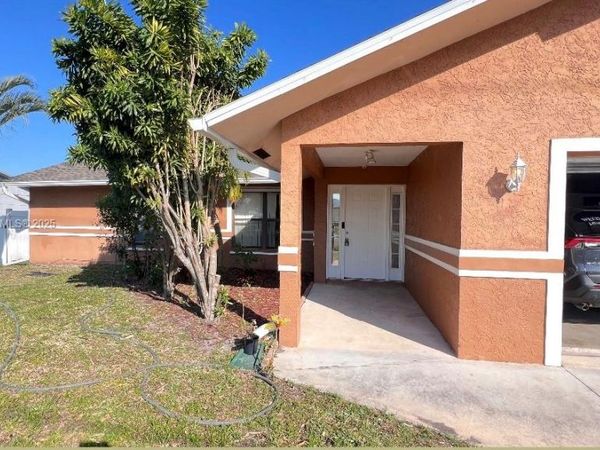 1925 SE Floresta Dr, Port St. Lucie, FL 34983