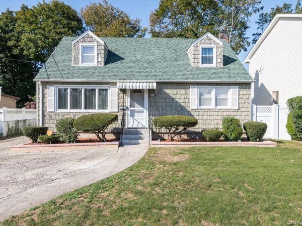 472 Emerson Street, Uniondale, NY 11553