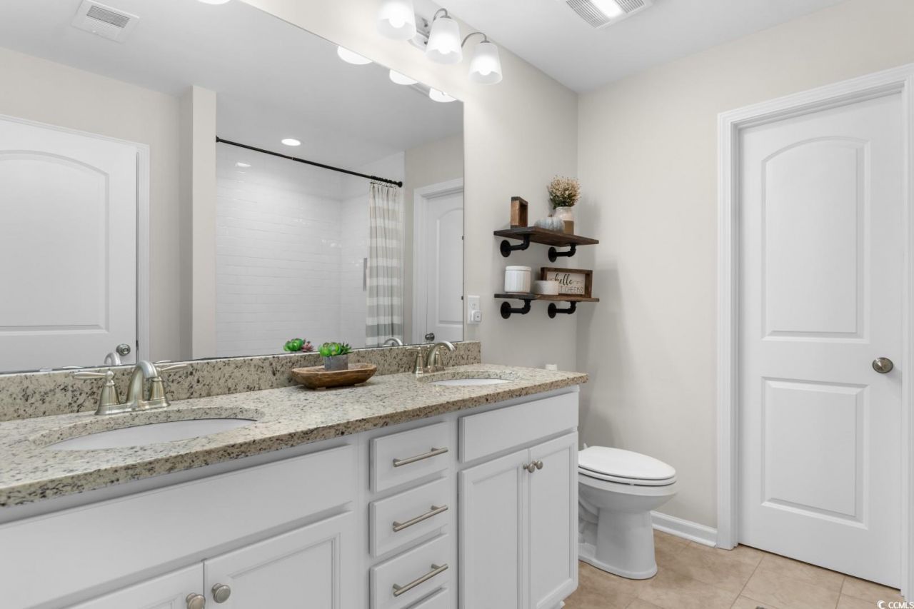 156 Machrie Loop Photo 16