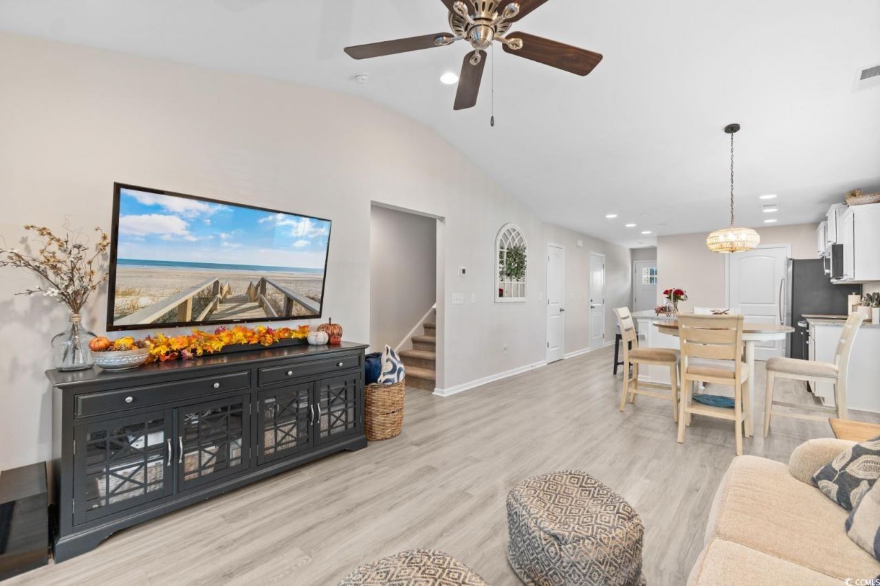 156 Machrie Loop Photo 22