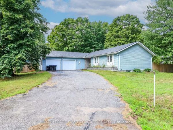 24 Howard Avenue, Tiny (Wyevale), ON L0L2T0