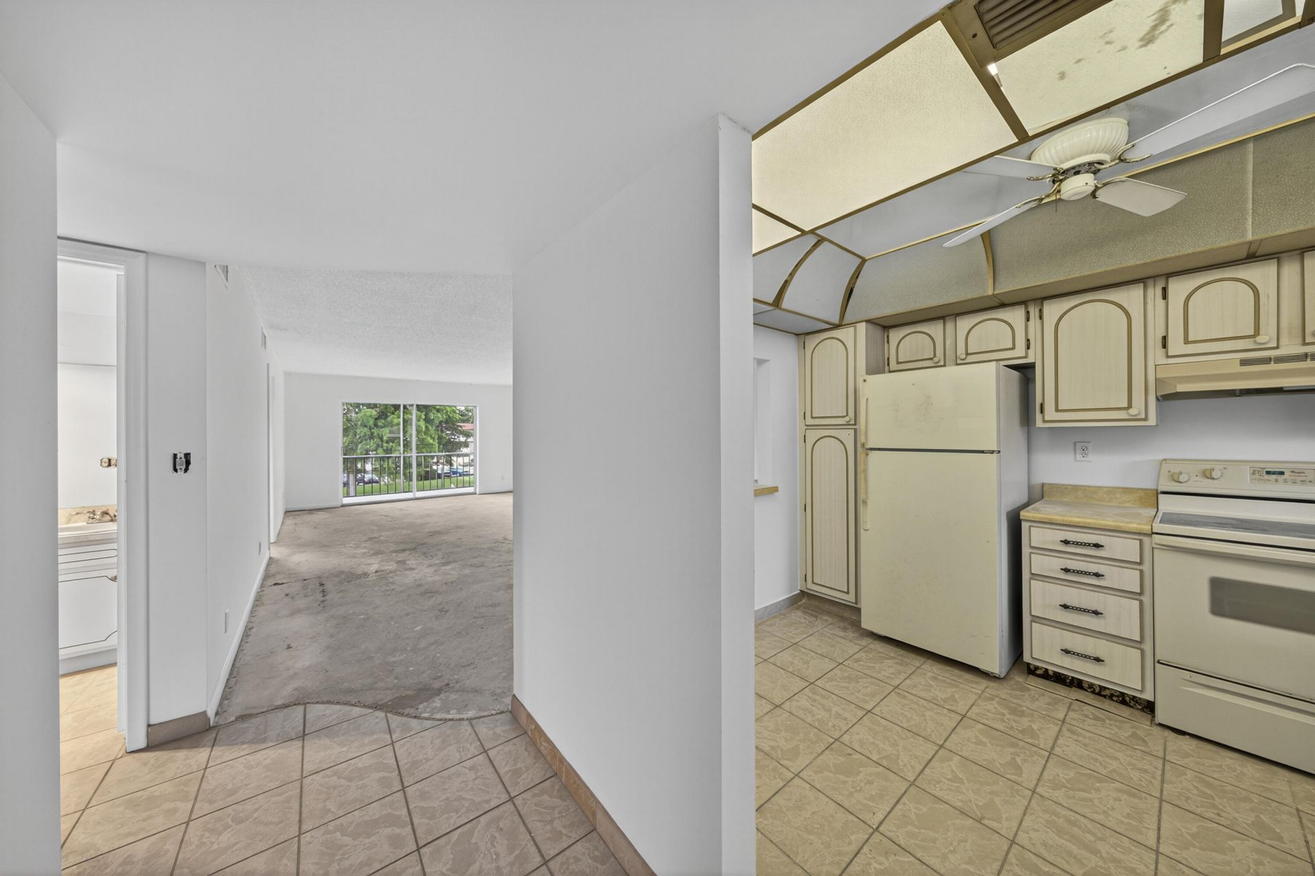 681 S Hollybrook Drive, Unit 302, Pembroke Pines, FL 33025 Photo