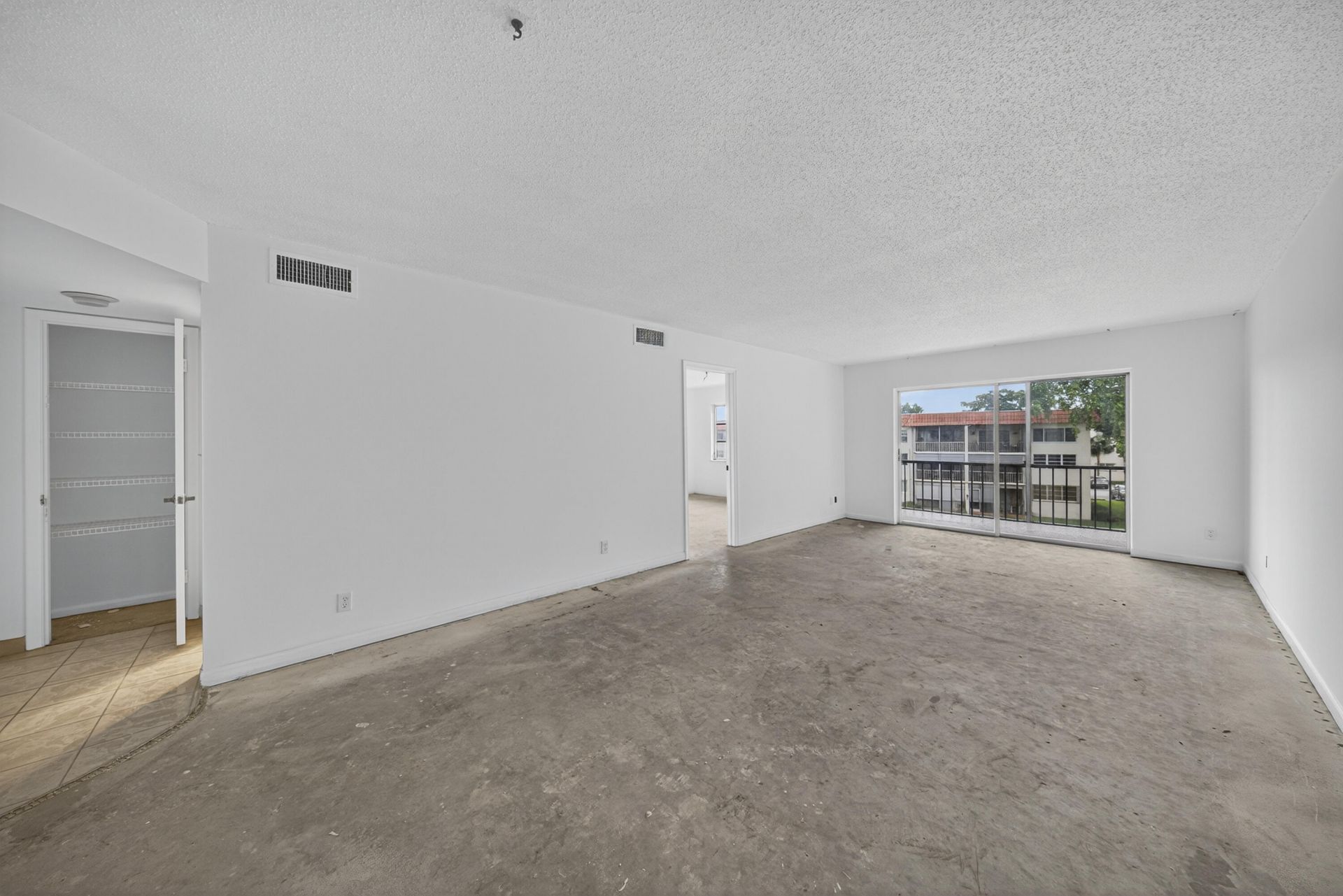 681 S Hollybrook Drive, Unit 302, Pembroke Pines, FL 33025 Photo