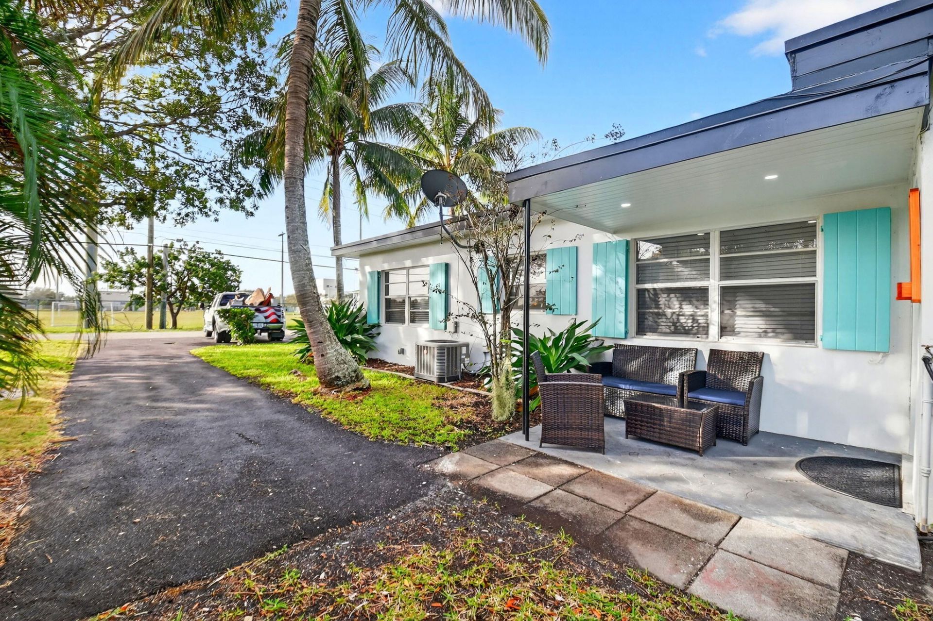 325 E Decarie Street, Delray Beach, FL 33444 Photo