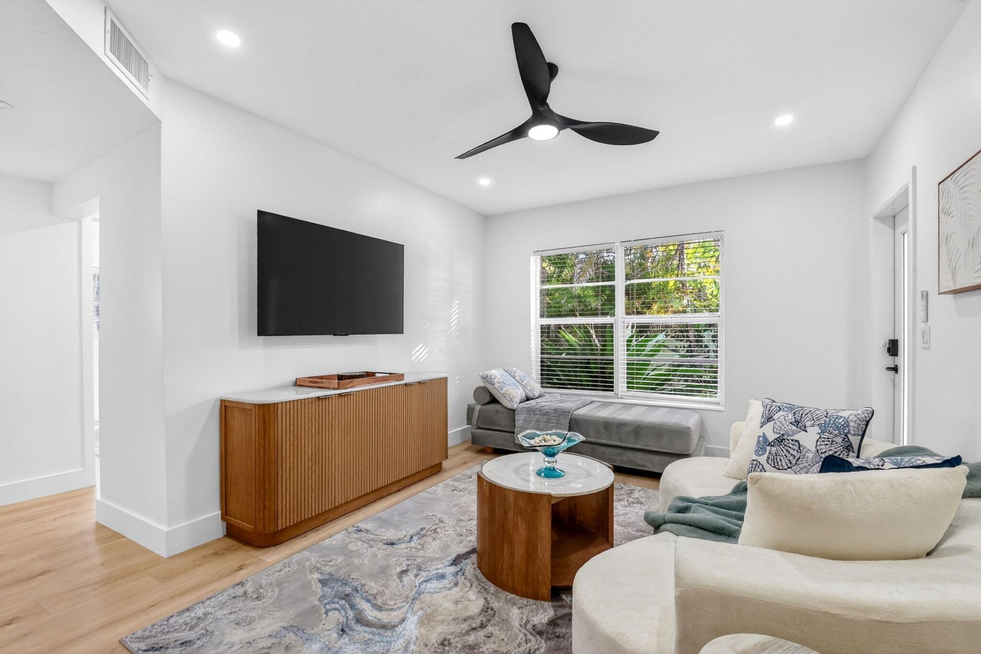 325 E Decarie Street, Delray Beach, FL 33444 Photo