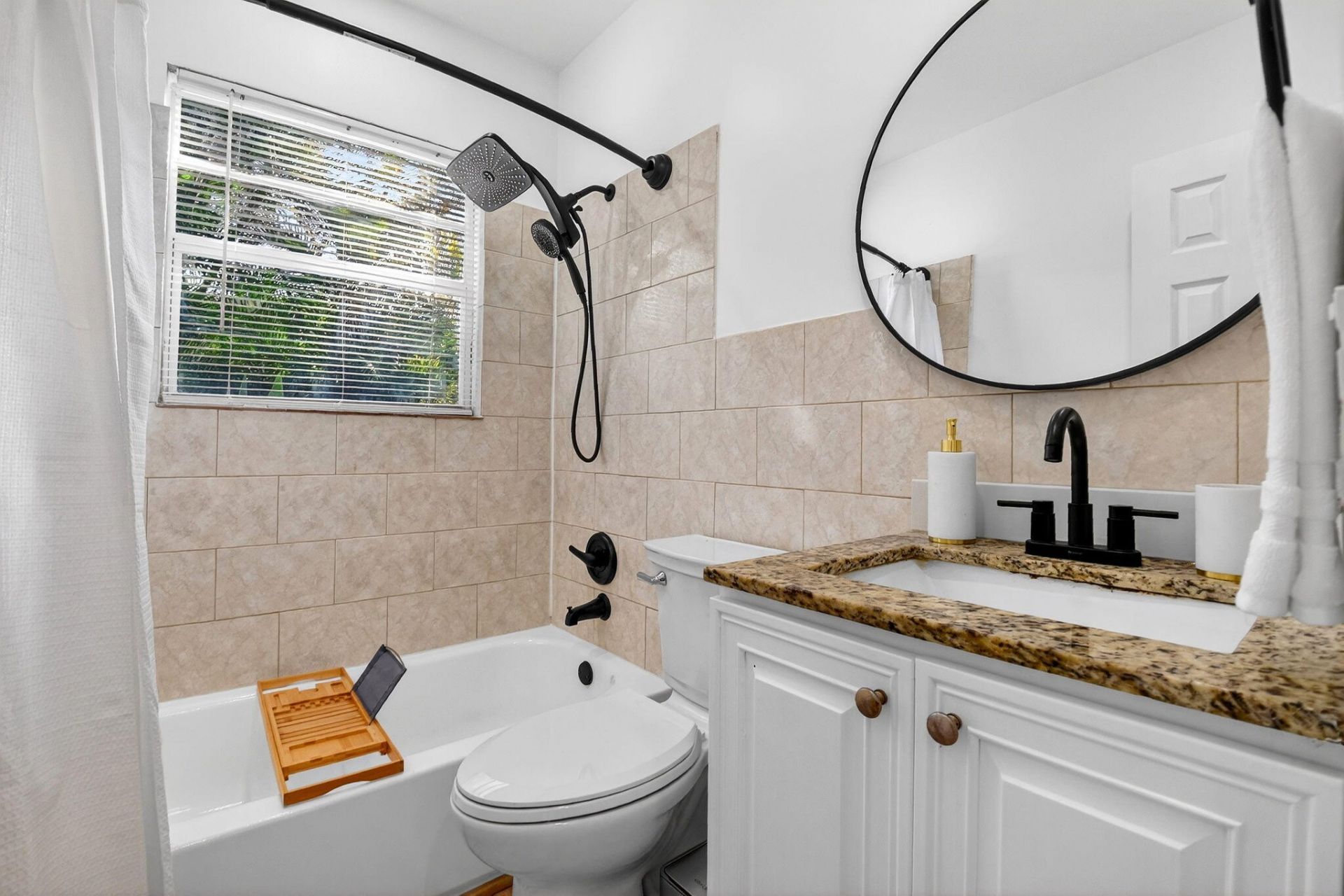 325 E Decarie Street, Delray Beach, FL 33444 Photo