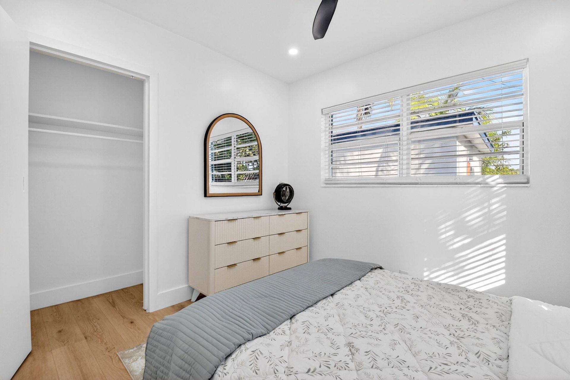 325 E Decarie Street, Delray Beach, FL 33444 Photo