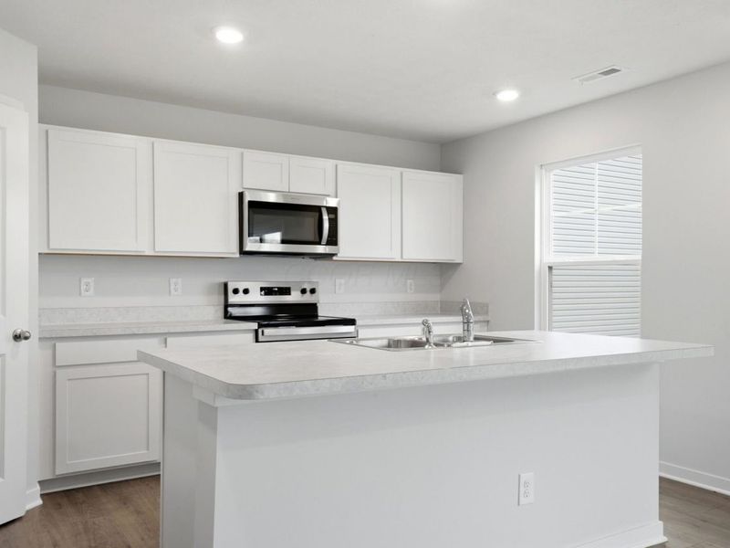 993 Sherwood Loop, Bellefontaine, OH 43311 Photo 10