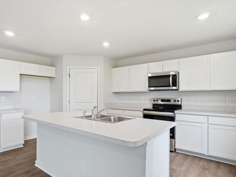 993 Sherwood Loop, Bellefontaine, OH 43311 Photo 11