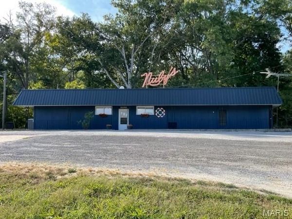 679 Old National Trail, Pocahontas, IL 62275