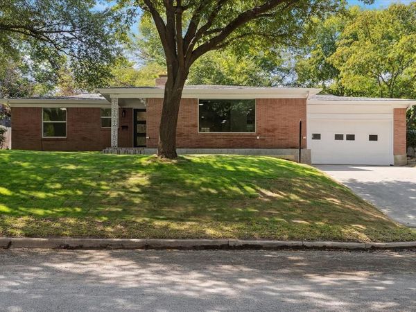 1800 Versailles Road, Fort Worth, TX 76116