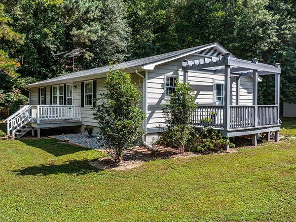 563 Coach Point Road, HARTFIELD, VA 23071