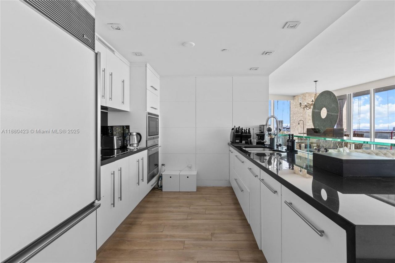 465 Brickell Ave, Unit 4901, Miami, FL 33131 Photo