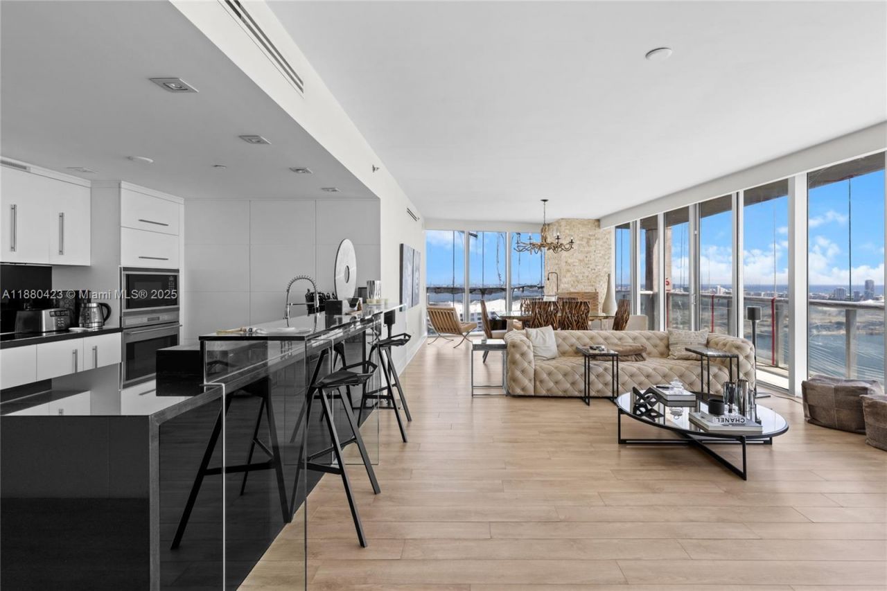 465 Brickell Ave, Unit 4901, Miami, FL 33131 Photo